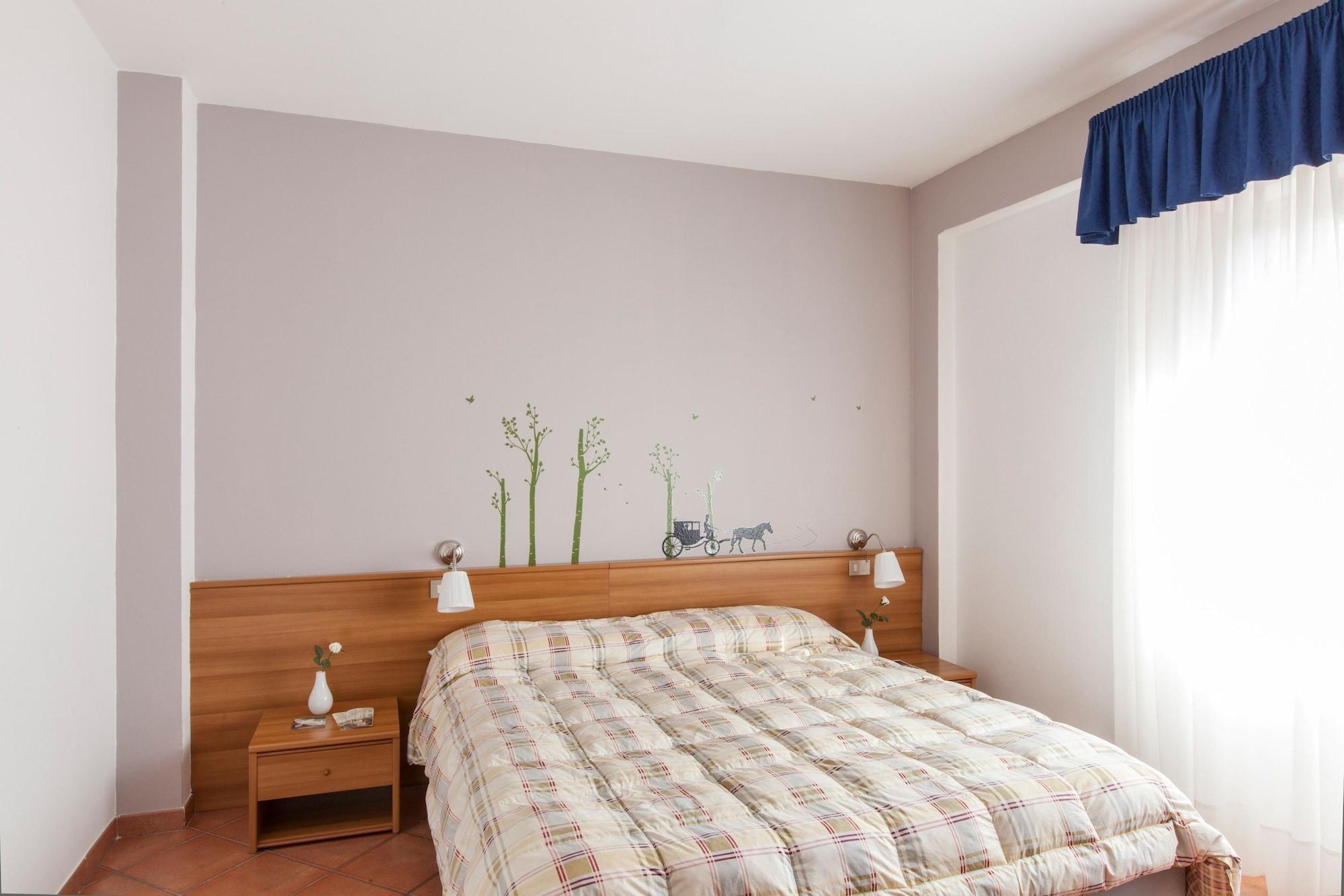 Piccolo Hotel Aurora อับบาเดียซานซัลวาตอเร ภายนอก รูปภาพ
