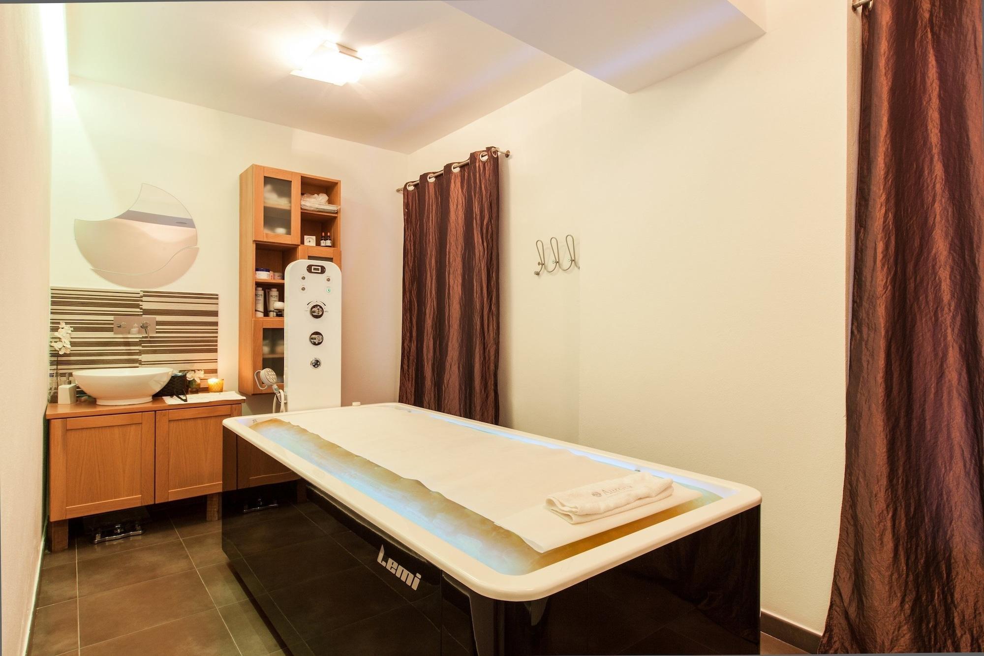 Piccolo Hotel Aurora อับบาเดียซานซัลวาตอเร ภายนอก รูปภาพ