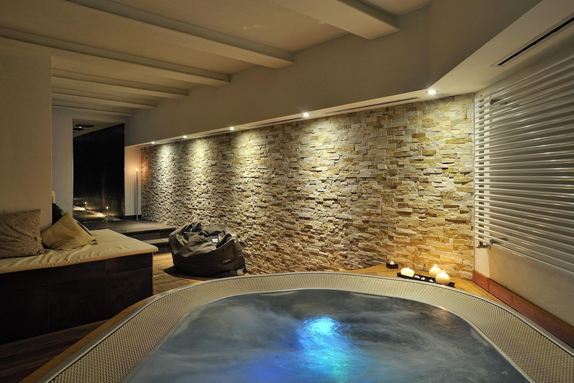 Piccolo Hotel Aurora อับบาเดียซานซัลวาตอเร ภายนอก รูปภาพ
