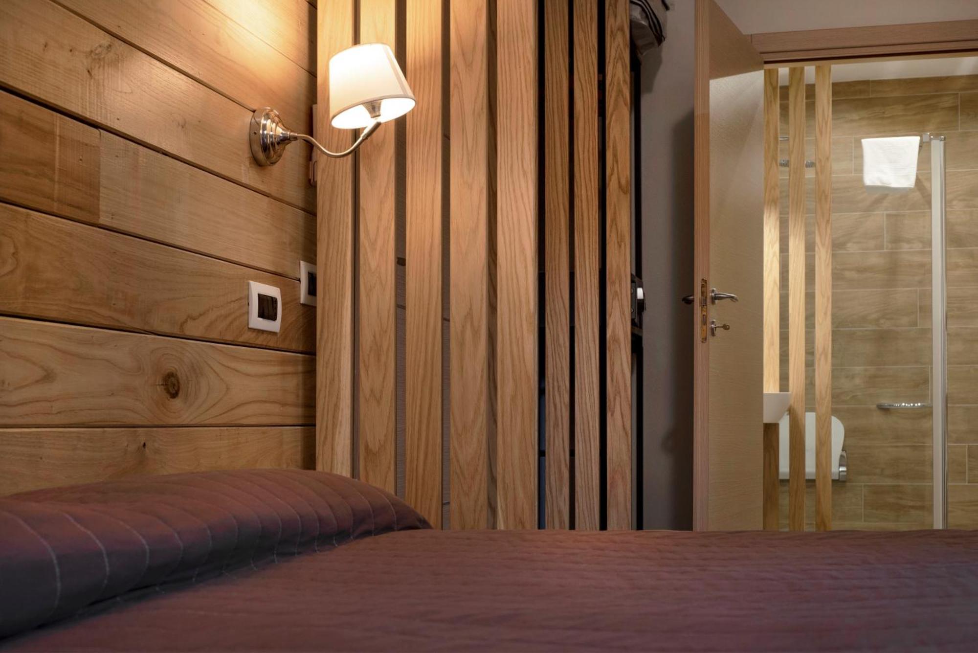 Piccolo Hotel Aurora อับบาเดียซานซัลวาตอเร ภายนอก รูปภาพ