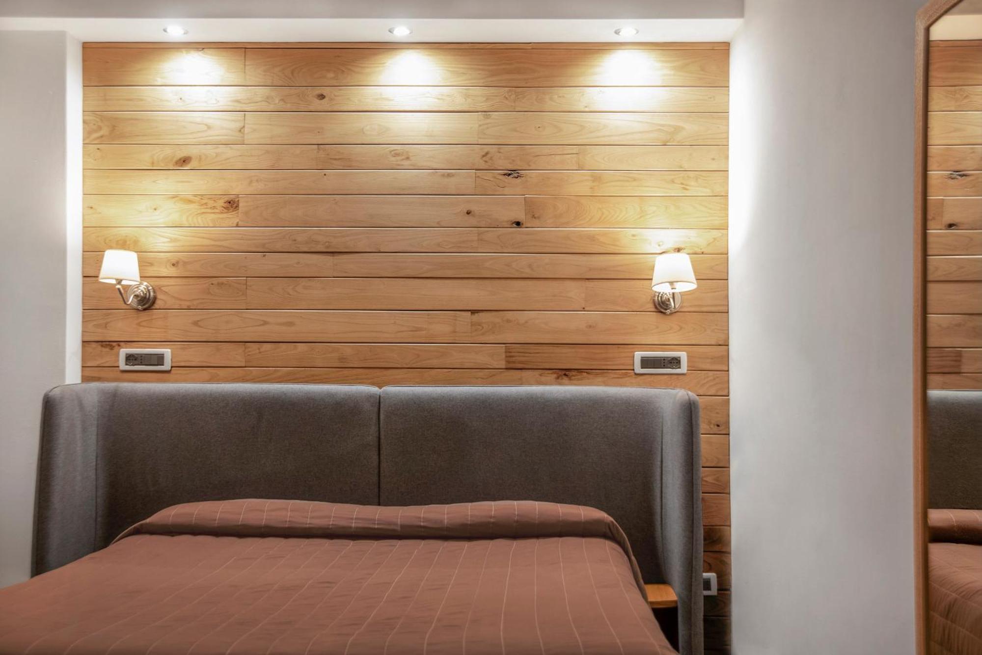 Piccolo Hotel Aurora อับบาเดียซานซัลวาตอเร ภายนอก รูปภาพ